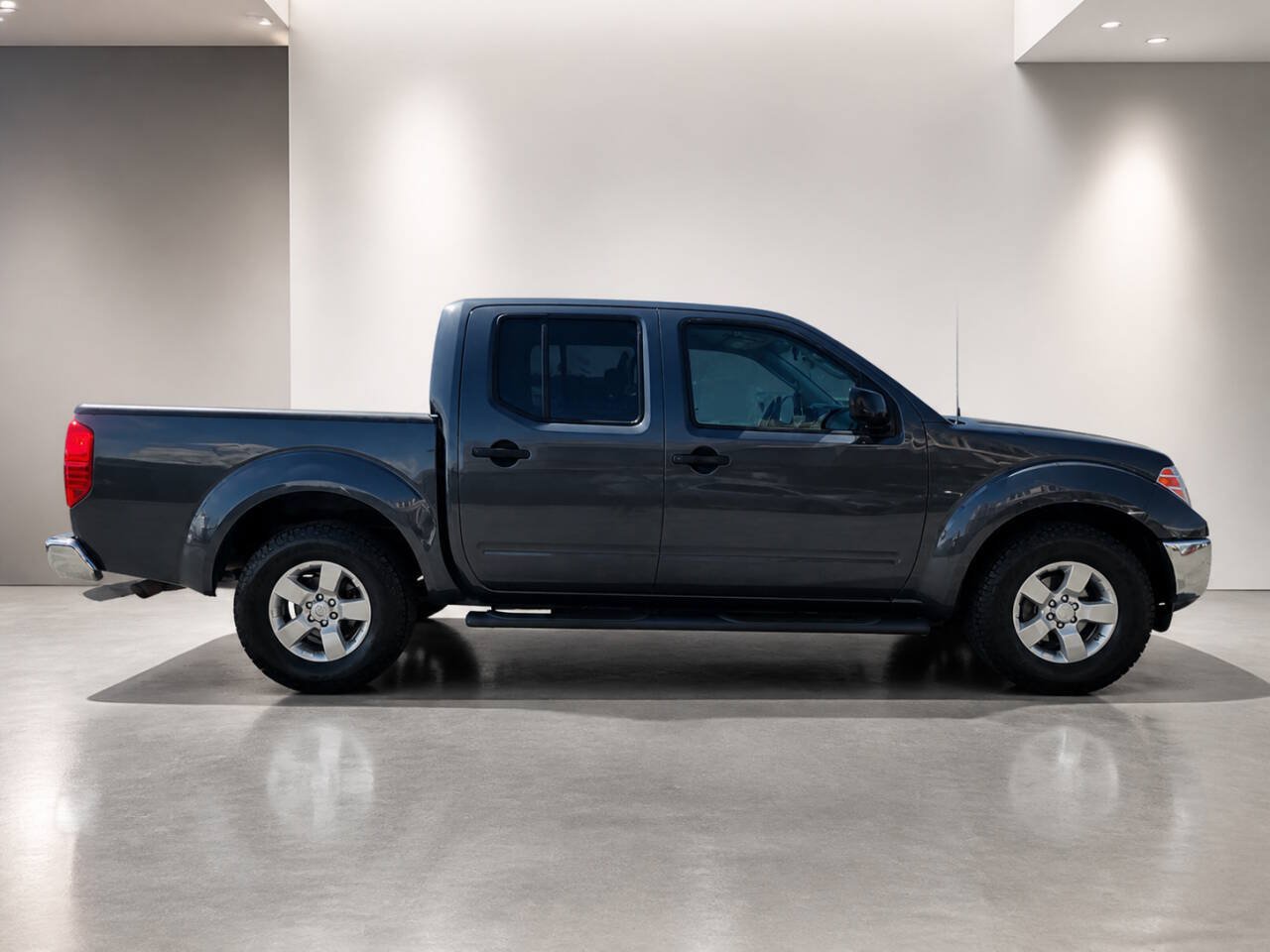 Used 2011 Nissan Frontier SV RWD image 7