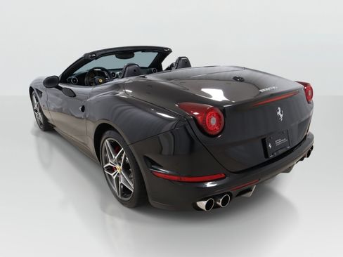 Used 2016 Ferrari California T RWD image 14