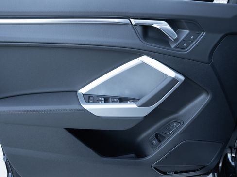 New 2025 Audi Q3 2.0T Premium image 17
