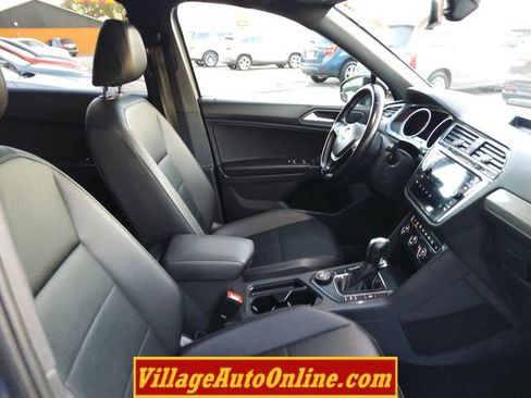 Used 2020 Volkswagen Tiguan SE R-Line image 31