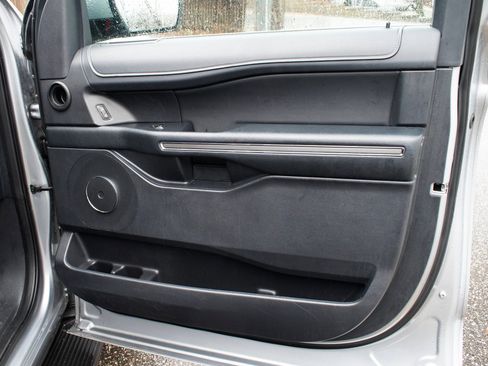 Used 2024 Ford Expedition XLT image 45