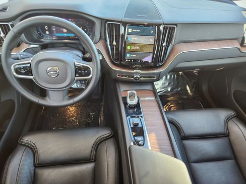 Used 2023 Volvo XC60 B5 Ultimate w/ Climate Package image 15