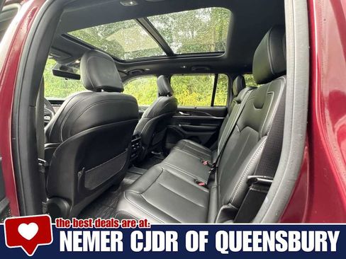 Used 2025 Jeep Grand Cherokee Limited w/ Luxury Tech Group II AWD/4WD image 23