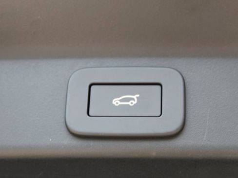 New 2026 Jaguar F-PACE R-Dynamic S image 23