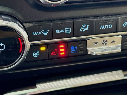 Certified 2022 Ford F150 Lariat w/ Equipment Group 502A High image 5