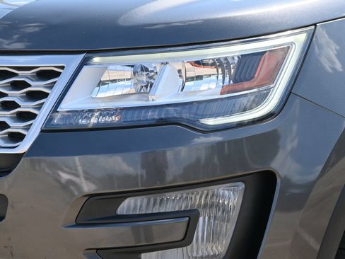 Used 2017 Ford Explorer Platinum AWD/4WD image 27