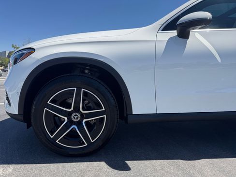 Used 2026 Mercedes-Benz GLC 300 4MATIC image 10