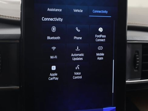 Used 2022 Ford Explorer King Ranch w/ Premium Technology Package image 38