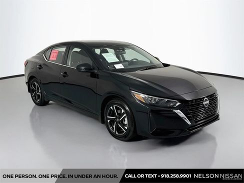 Used 2025 Nissan Sentra SV FWD image 3