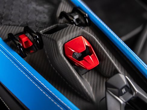 Used 2024 Lamborghini Revuelto image 38