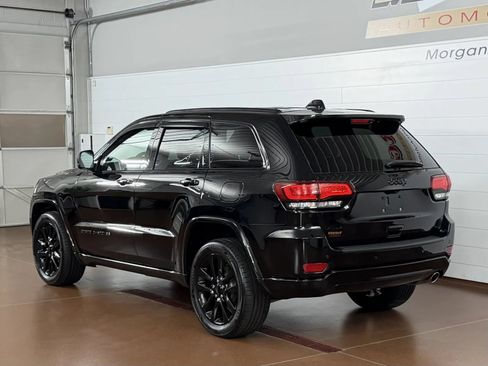Used 2019 Jeep Grand Cherokee Altitude AWD/4WD image 5