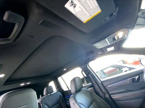 Used 2025 Buick Enclave Avenir w/ Super Cruise Package image 14