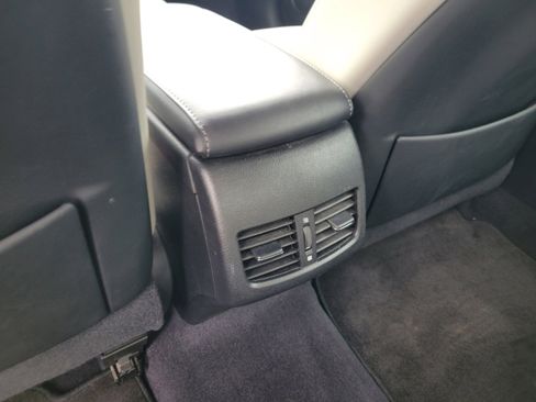 Used 2013 Lexus ES 300h image 33