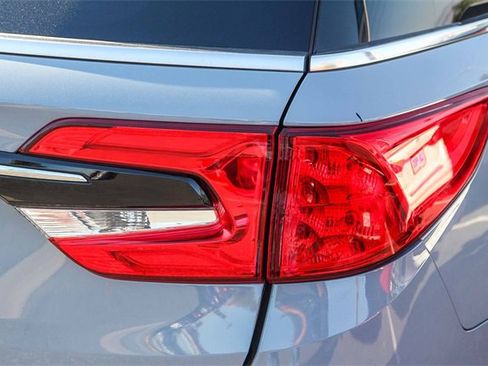 Certified 2024 Honda Odyssey Touring image 9