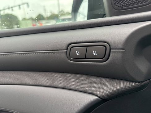 New 2025 Hyundai Tucson Limited image 12