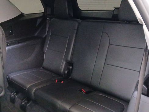 Used 2019 Chevrolet Traverse RS image 14