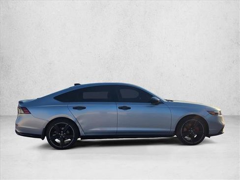 Used 2025 Honda Accord Sport image 4