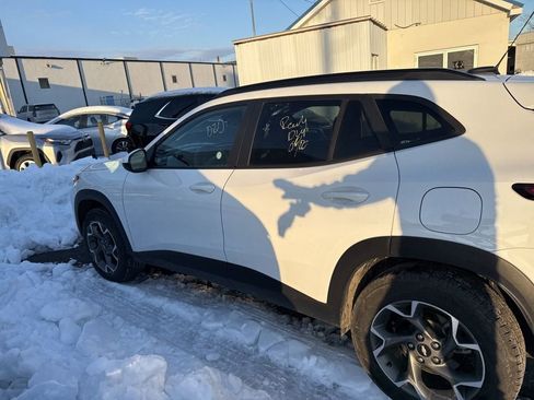 Used 2024 Chevrolet Trax LT image 9