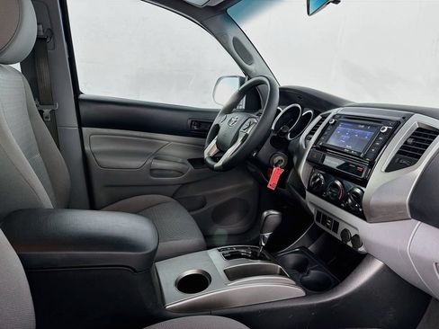 Used 2015 Toyota Tacoma PreRunner w/ SR5 Package RWD image 32