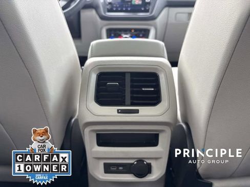 Used 2023 Volkswagen Tiguan SE w/ Panoramic Sunroof Package image 28