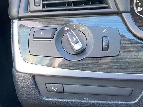 Used 2016 BMW 550i xDrive Sedan image 30