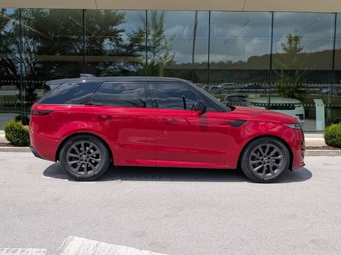 Used 2024 Land Rover Range Rover Sport Dynamic SE AWD/4WD image 8