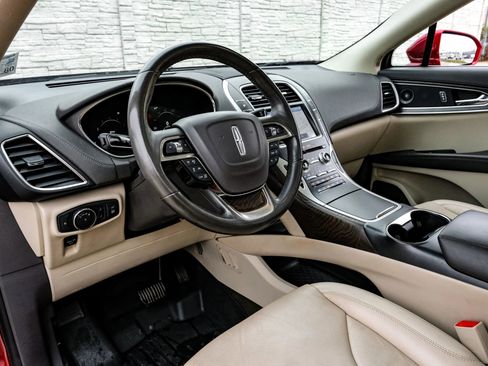 Used 2019 Lincoln Nautilus Reserve image 3