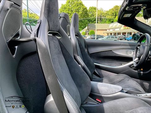 Used 2025 McLaren Artura Spider RWD image 9