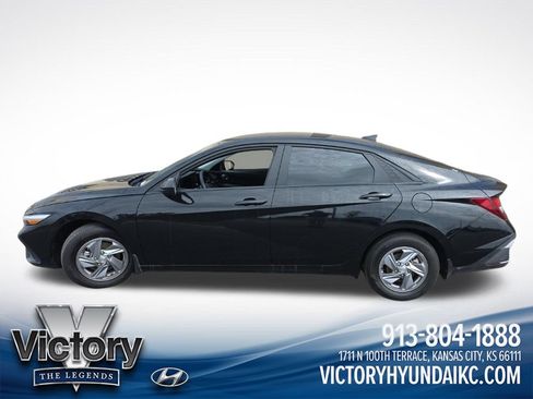 Used 2024 Hyundai Elantra SE FWD image 8