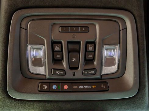 Used 2024 GMC Sierra 3500 Denali Ultimate image 29