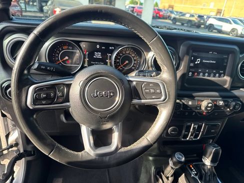 Used 2019 Jeep Wrangler Unlimited Sahara AWD/4WD image 22
