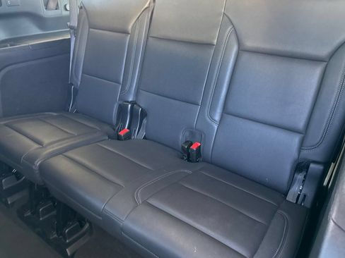 Used 2025 Chevrolet Suburban LT AWD/4WD image 23