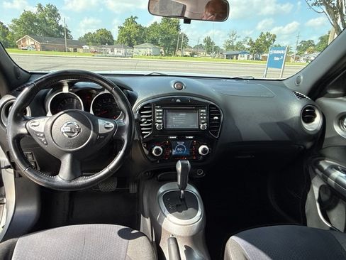 Used 2017 Nissan Juke SV w/ Technology Package FWD image 9