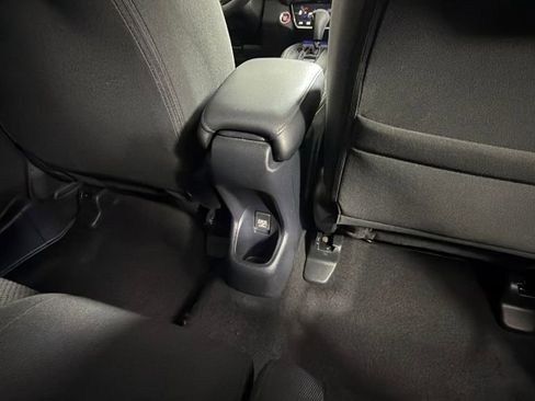 Used 2018 Honda HR-V EX image 30