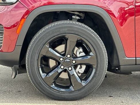 Certified 2023 Jeep Grand Cherokee Altitude RWD image 25
