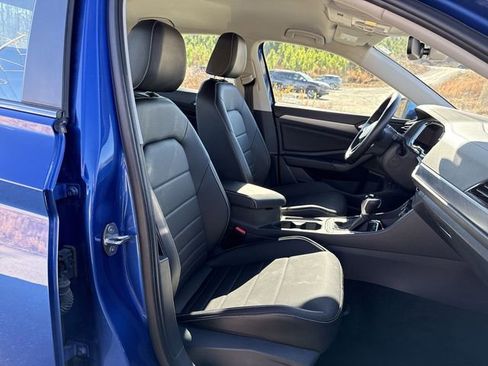 Used 2024 Volkswagen Jetta SE image 28