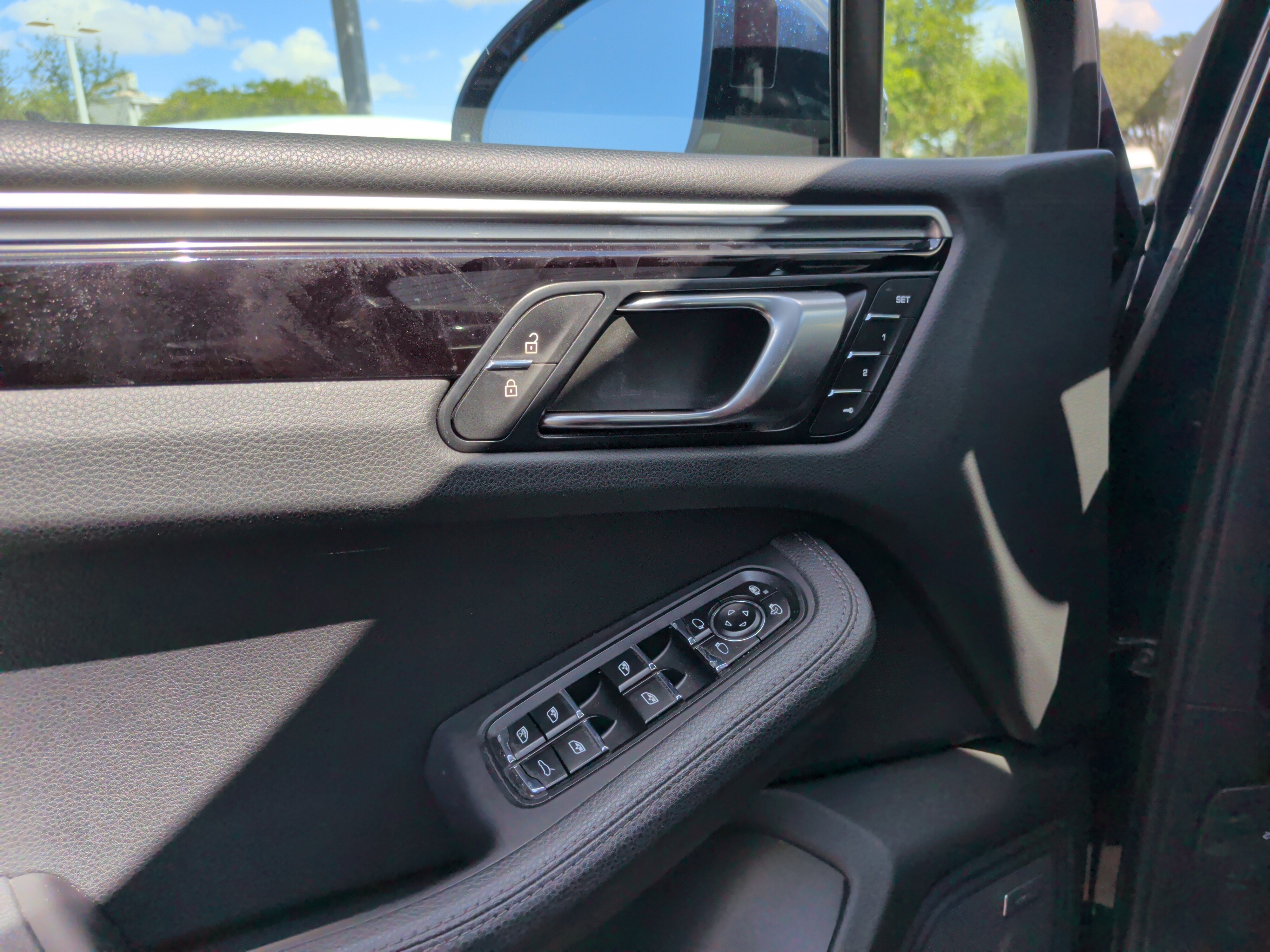 Used 2021 Porsche Macan S AWD/4WD image 14
