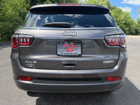 Used 2022 Jeep Compass Latitude AWD/4WD image 12