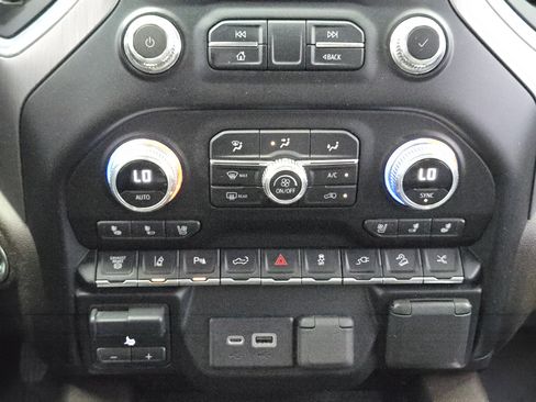 Used 2023 GMC Sierra 2500 Denali w/ Denali Ultimate Package AWD/4WD image 21