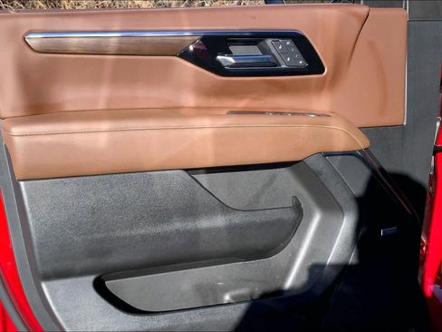 Used 2025 Chevrolet Tahoe High Country w/ Sun And Tow Package image 19