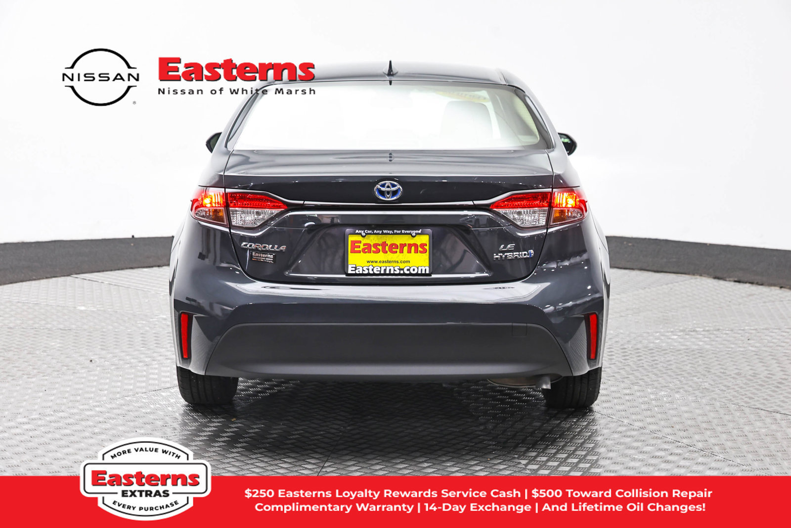 Used 2023 Toyota Corolla LE w/ Carpet Mat Package (TMS) FWD image 8