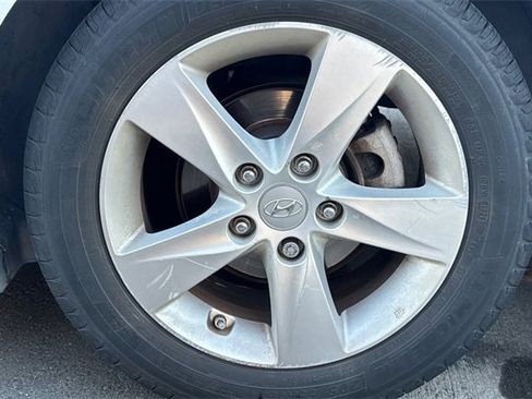 Used 2011 Hyundai Elantra GLS w/ Preferred Equipment Pkg 3 image 7