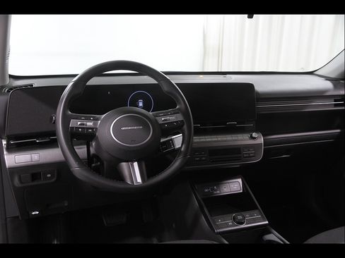 Certified 2024 Hyundai Kona SEL FWD image 6