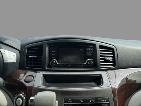 Used 2016 Nissan Quest SV FWD image 16