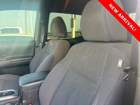 Used 2019 Toyota Tacoma TRD Off-Road AWD/4WD image 7