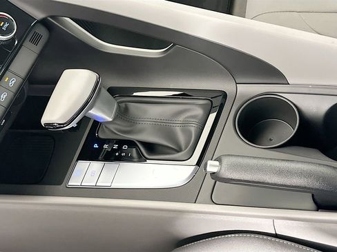 Certified 2023 Hyundai Elantra SEL w/ Convenience Package image 16