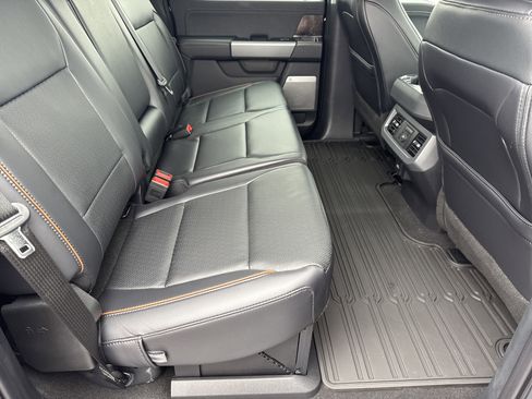 New 2025 Ford F350 Lariat w/ Lariat Ultimate Package image 15