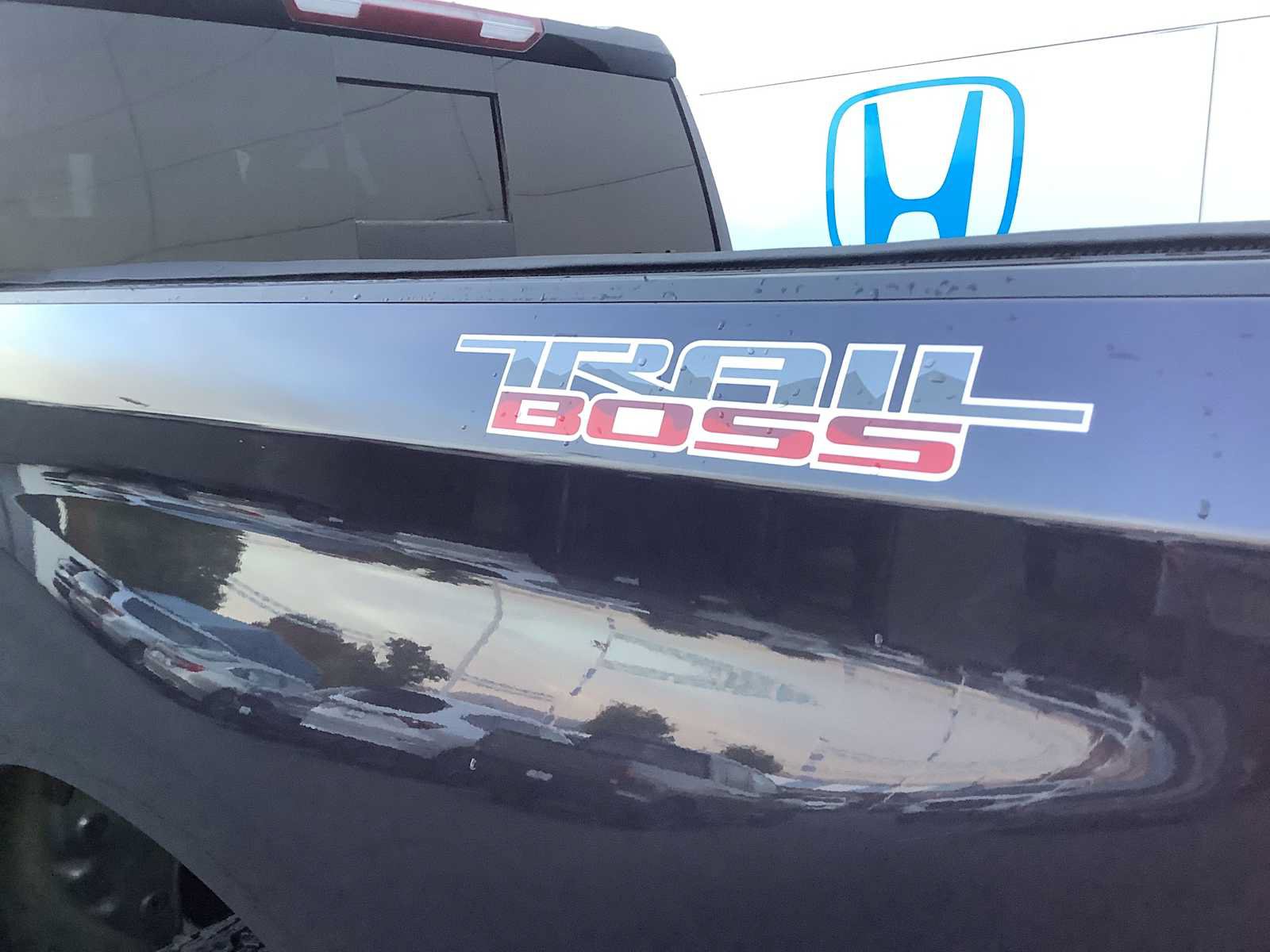 Used 2022 Chevrolet Silverado 1500 LT Trail Boss w/ LT Trail Boss Premium Package AWD/4WD image 6