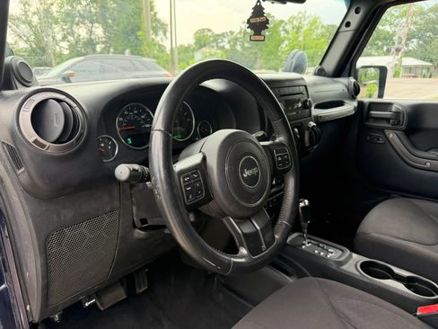 Used 2013 Jeep Wrangler Unlimited Sport AWD/4WD image 11
