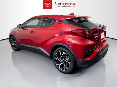 Used 2021 Toyota C-HR XLE image 6